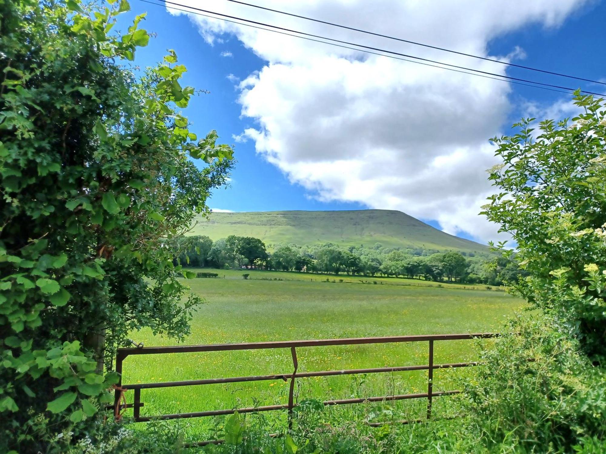 River Cottage@Cwm Mill - Riverside Family Holidays In The Black Mountains Hereford Exterior photo